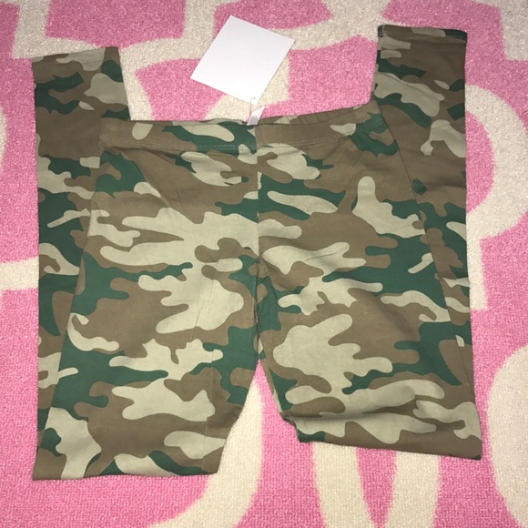 1M LEFT 💚Soft Camouflage Leggings💚 - Picture 4 of 4
